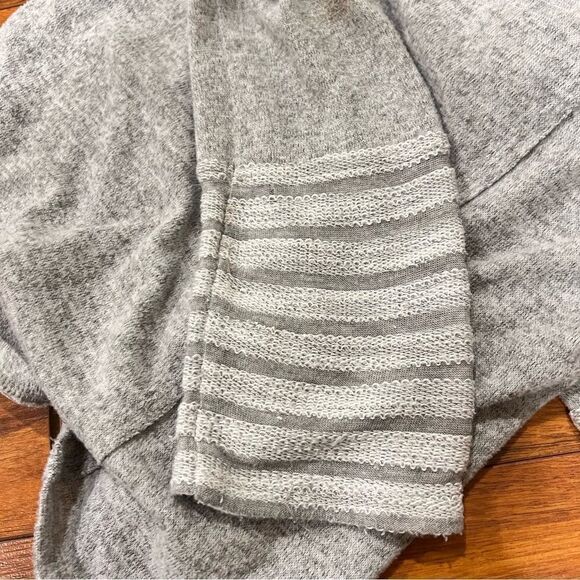 Love appella M grey sweater - Picture 6 of 6